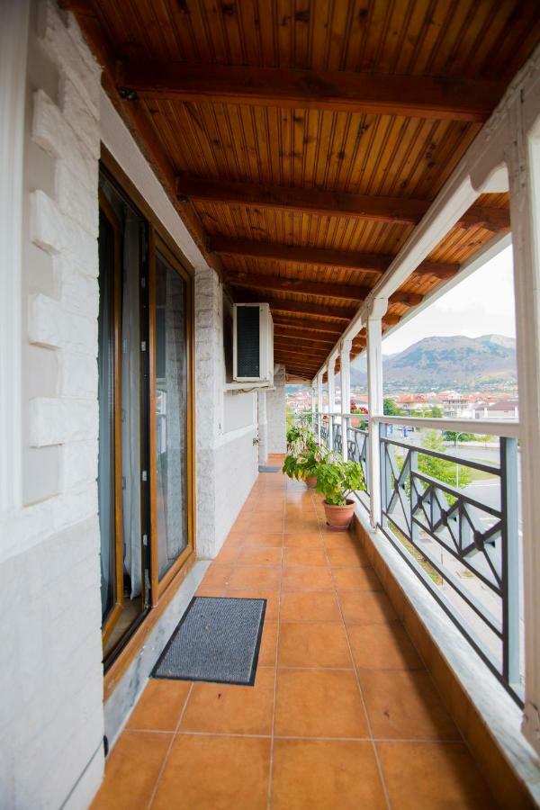 DEA Hotel 2002 Korce Exterior foto