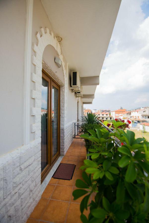 DEA Hotel 2002 Korce Exterior foto