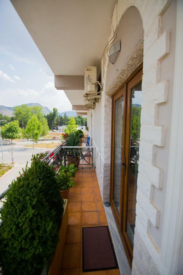 DEA Hotel 2002 Korce Exterior foto
